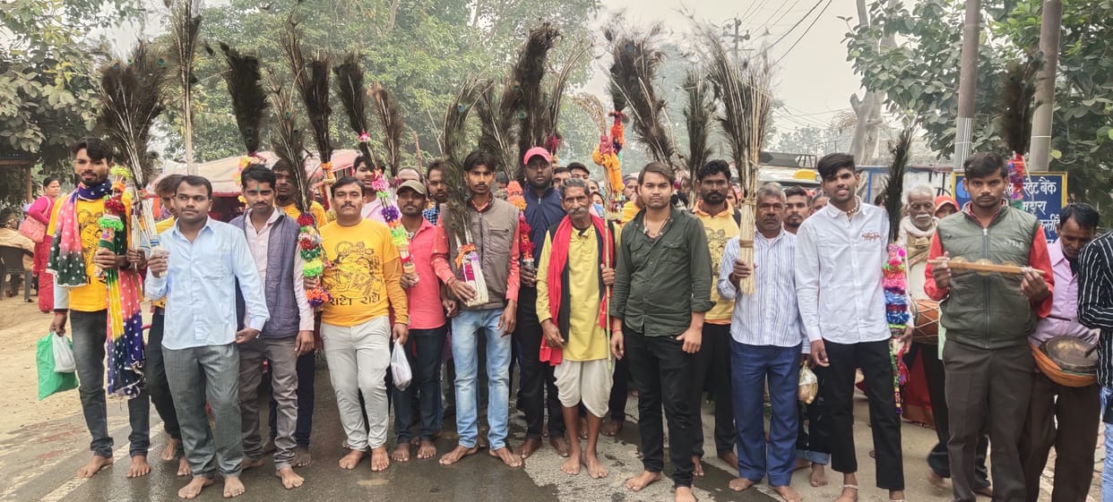 Mathura: Comes as a cowherd of Shri Krishna to circumambulate