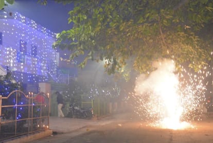 32 percent families planning to burst crackers on Diwali in Delhi NCR