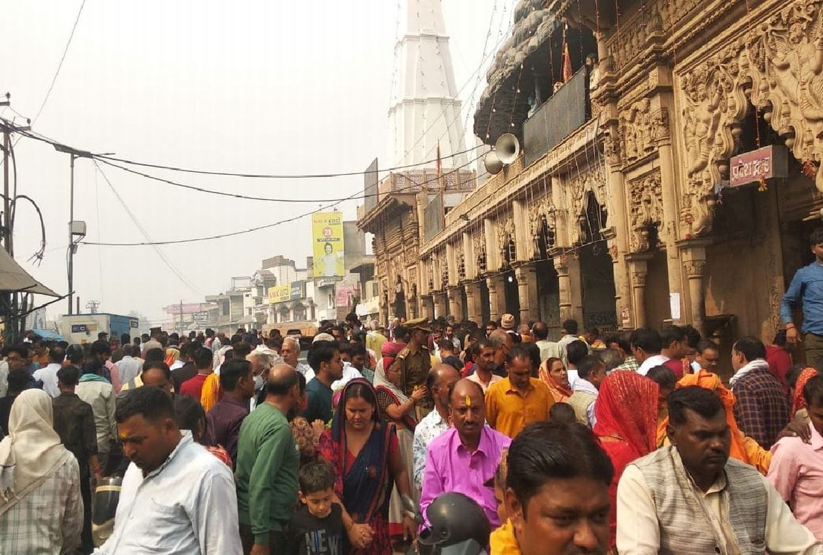Foreign Devotees Worship Govardhan Poja Annakut Mahotsav