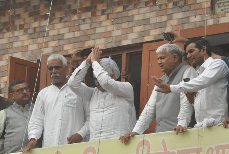 Farmers held BJP leaders hostage in Rohtak