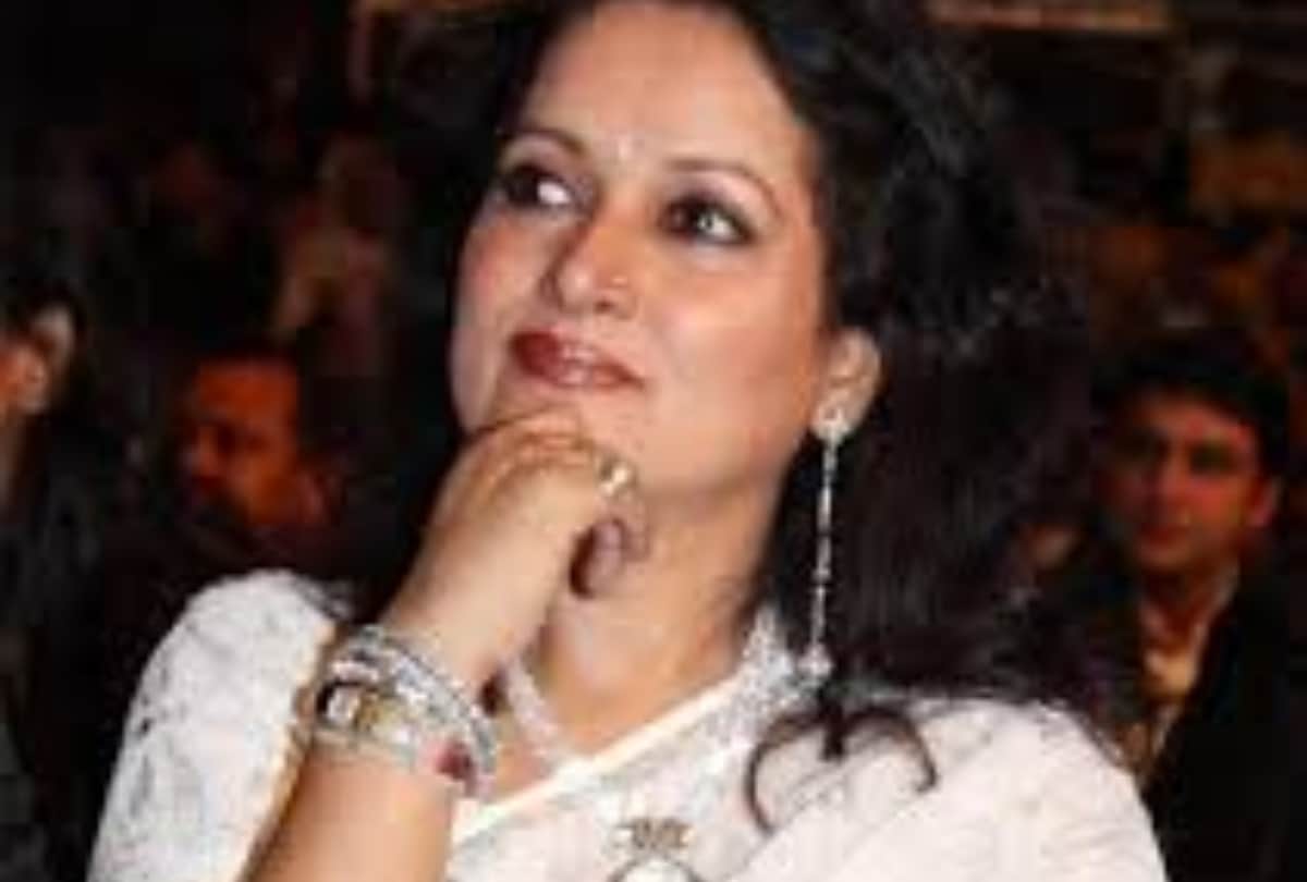 Actress Himani Shivpuri got the news of her husband death during the shooting of DDLJ said  I was alone