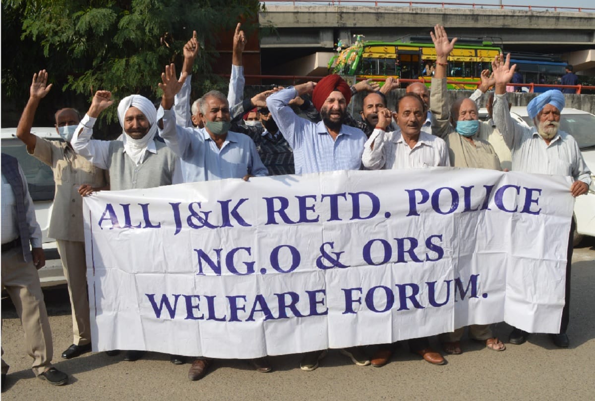 protest,police,jammu,retired