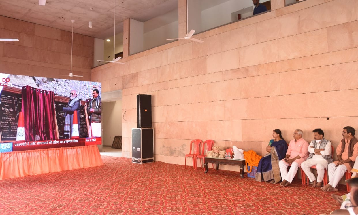 Kedarnath Dham connected with Kashi Vishwanath Live broadcast of  program PM modi said  Corridor work almost complete