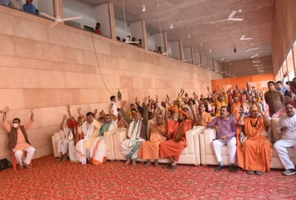 Kedarnath Dham connected with Kashi Vishwanath Live broadcast of  program PM modi said  Corridor work almost complete