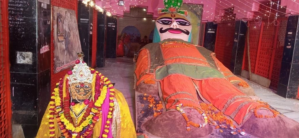 Hathras: Worshiped Govardhan Maharaj, devotees circumambulate