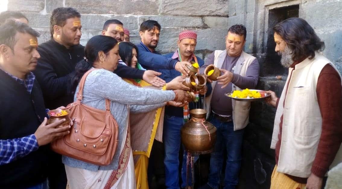 Congressmen performed Jalabhishek in Gopinath temple