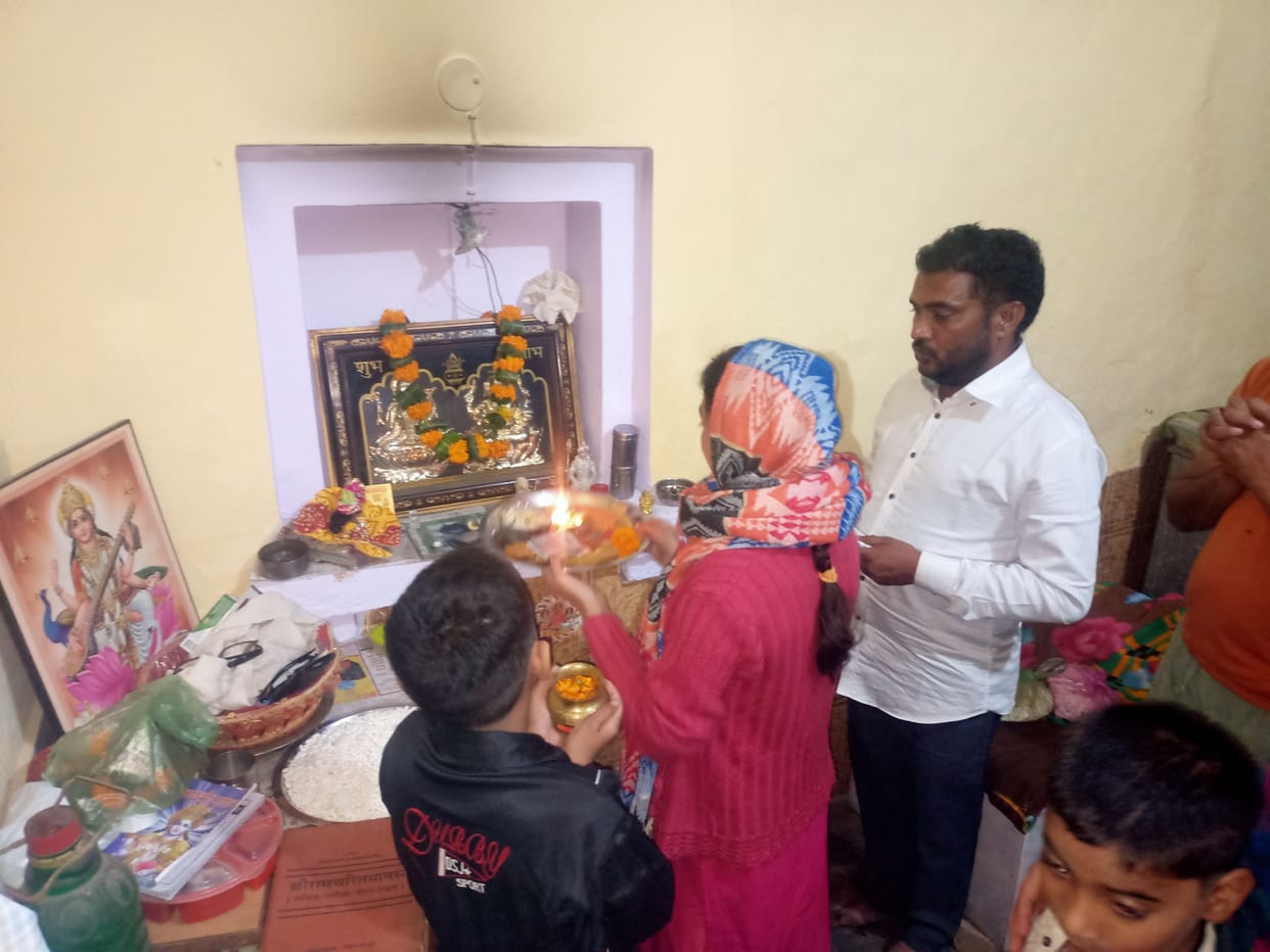 The city lit up with the light of faith, Diwali and Govardhan festival celebrated with gaiety in the district