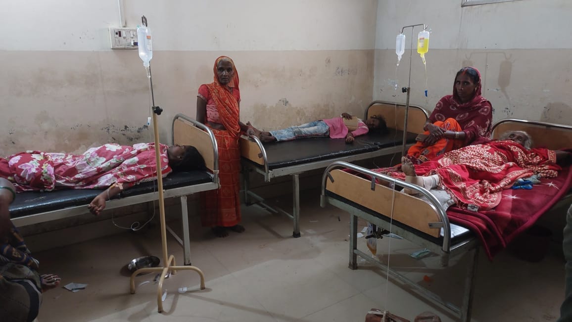 accident in mau tractor hit womens who engaged in bhai dooj godhan  five injured