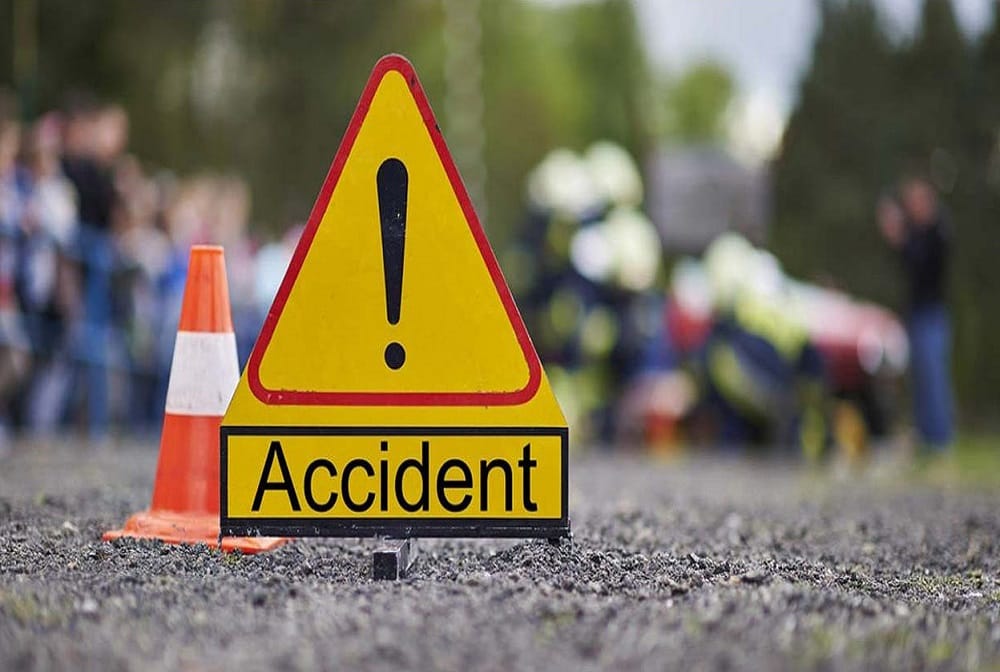 speeding truck crashed the inspector in agra