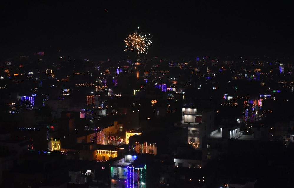 The amount of pollutants increased in the air, Banaras in the Orange Zone