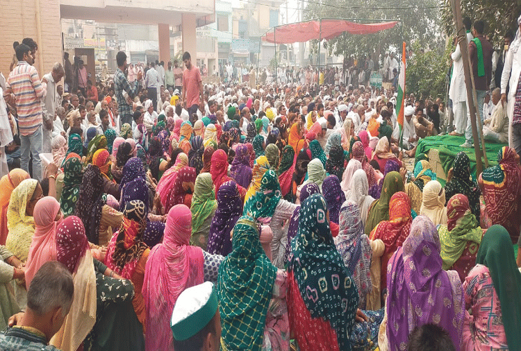 Rakesh Tikait will reach the ongoing dharna at Narnaund police station in Hisar