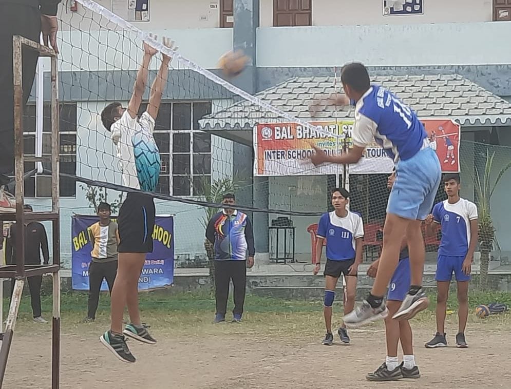 RCD, MKVN and Balbharti team in semi-finals