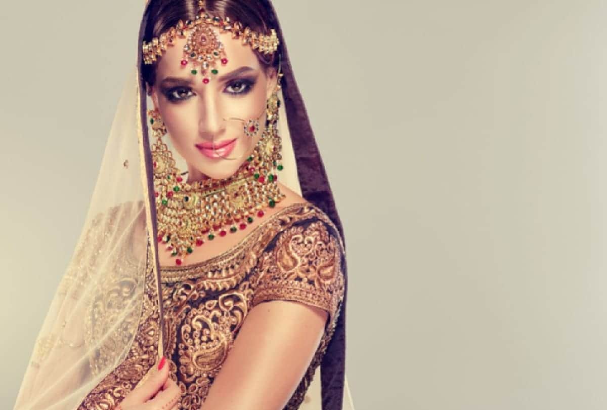 Add pallu on head in these four ways get stylish look with traditional