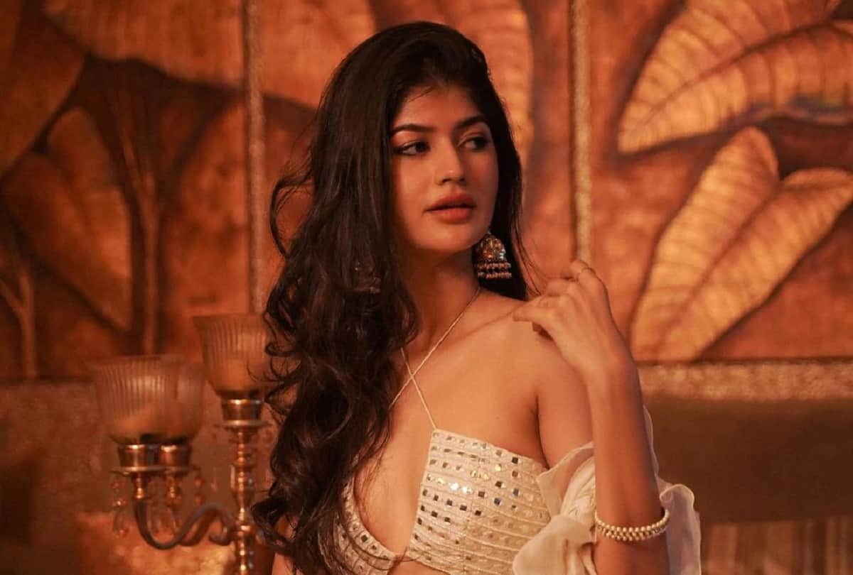 Anjini Dhawan Is A Sight To Behold In Sexy Ethnic Outfit See Diva Ooze Hotness In These Pics