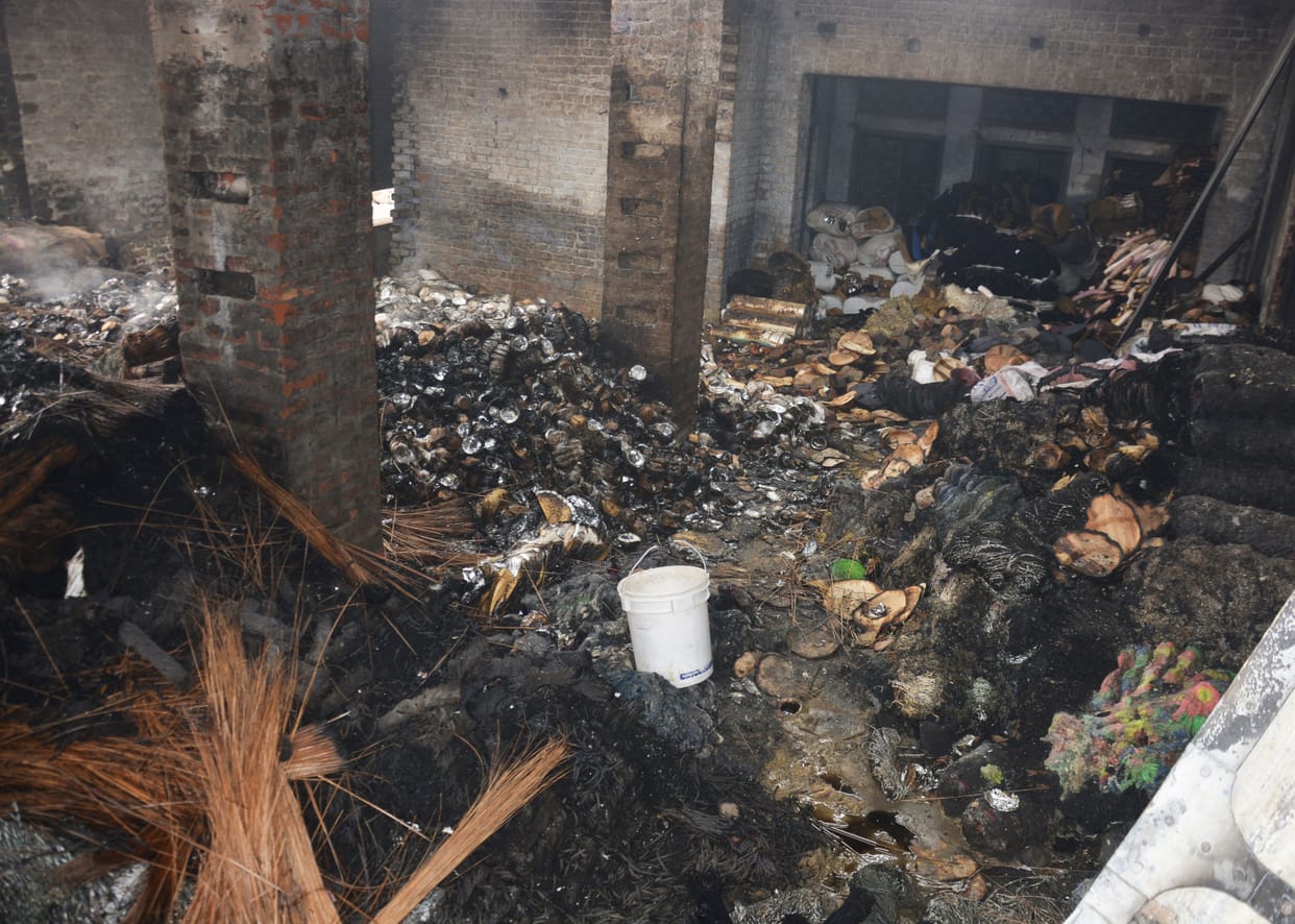 Fire broke out in the warehouse of Dona-pattal in Suryanagar due to the spark of fireworks