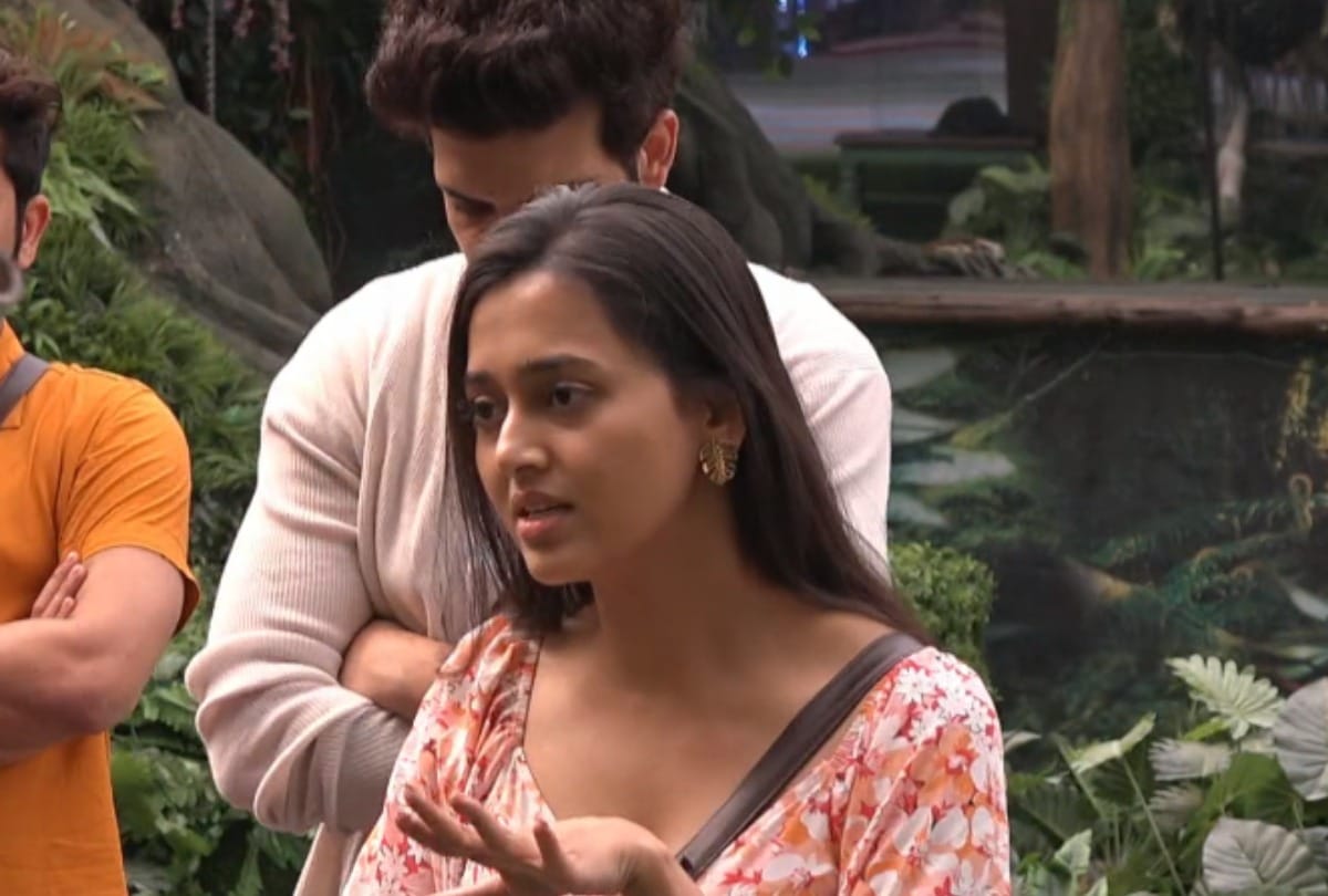 bigg boss 15 tejasswi prakash gets into an ugly fight with miesha iyer for karan kundrra gift