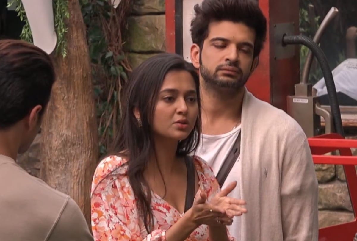bigg boss 15 tejasswi prakash gets into an ugly fight with miesha iyer for karan kundrra gift