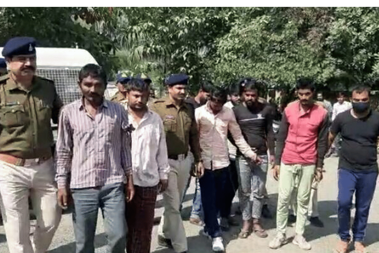 Dewas: Stolen his own truck and sold it, when the father asked, he got the report of theft written...