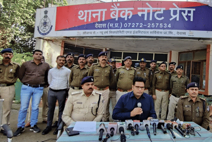 Dewas: Stolen his own truck and sold it, when the father asked, he got the report of theft written...