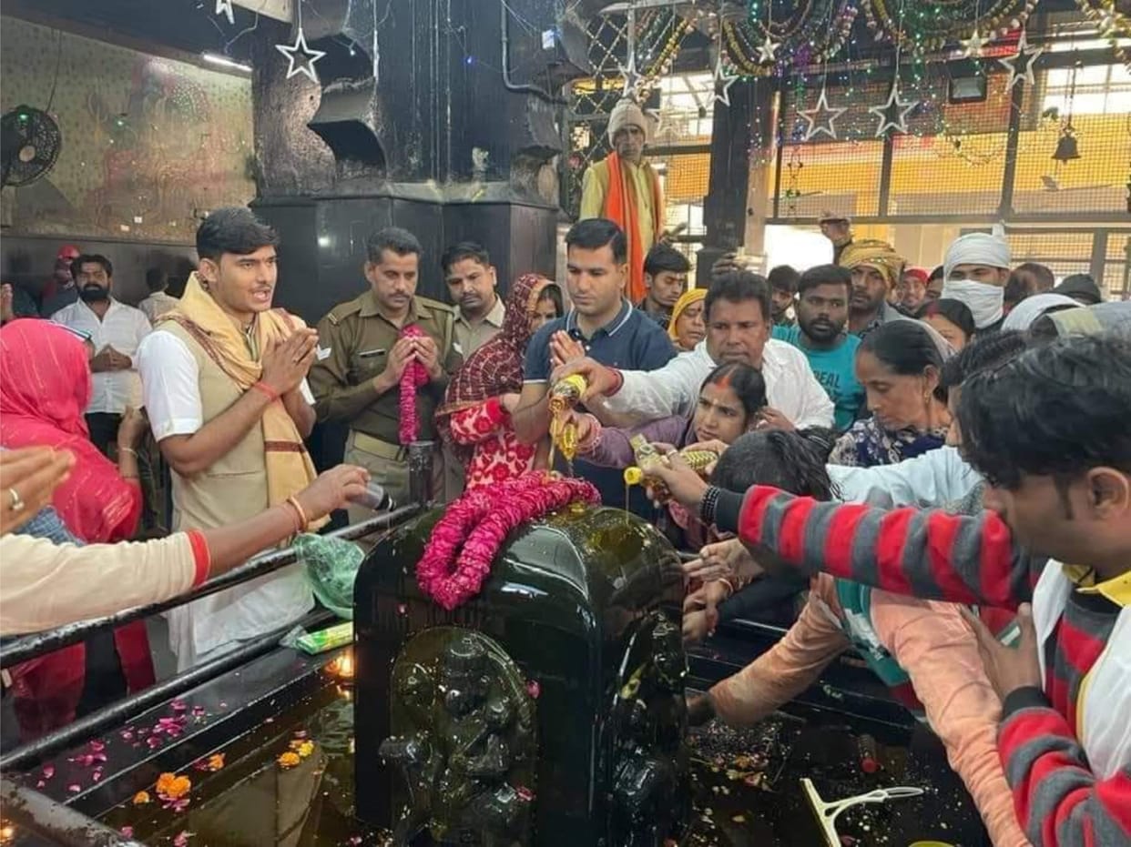 Mathura: Devotees gathered to see Shani Dev