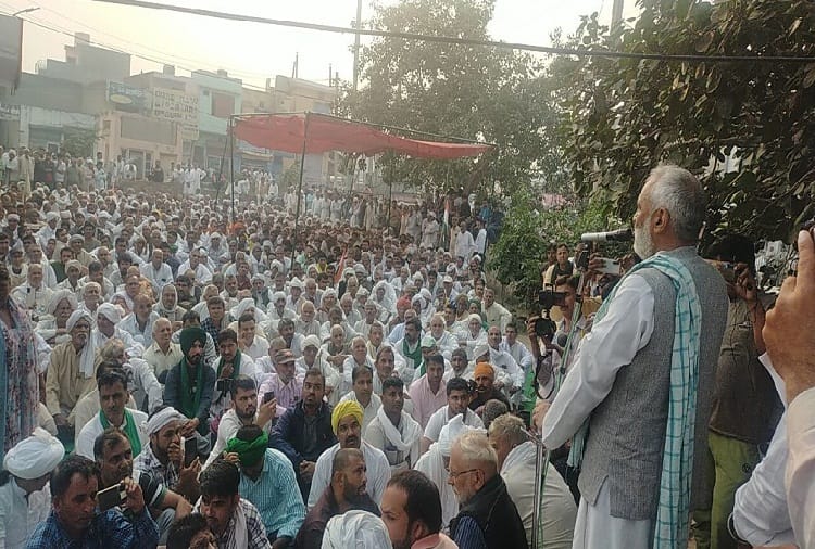 farmers held a mahapanchayat for their demands In Narnaund police station of Haryana