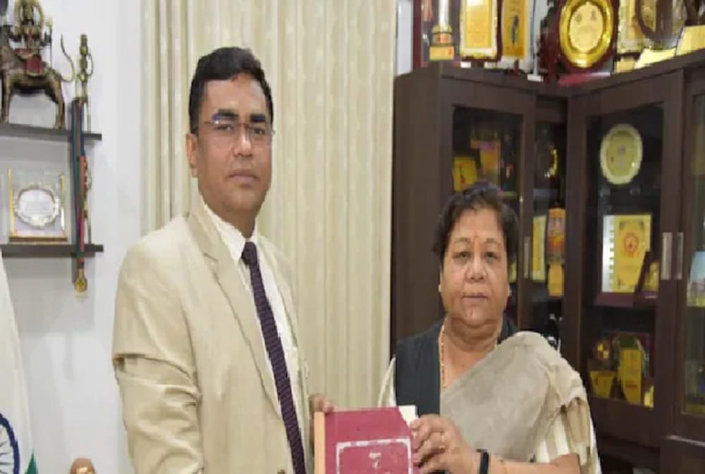 chhattisgarh Jhiram Ghati Naxal Attack: registrar santosh kumar tiwari submitt 4184 page investigation report to governor anusuiya uikey