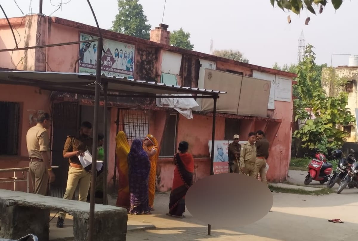 Wife died and husband injured in road accident in Kushinagar