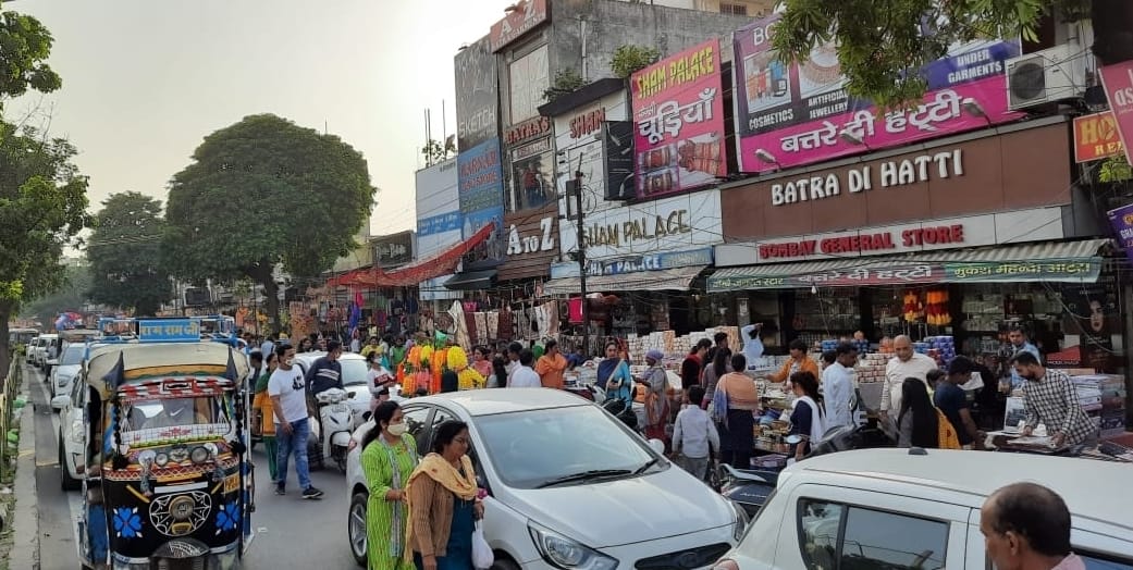 The city illuminated with the flame of diyas on Diwali, Yamunanagar