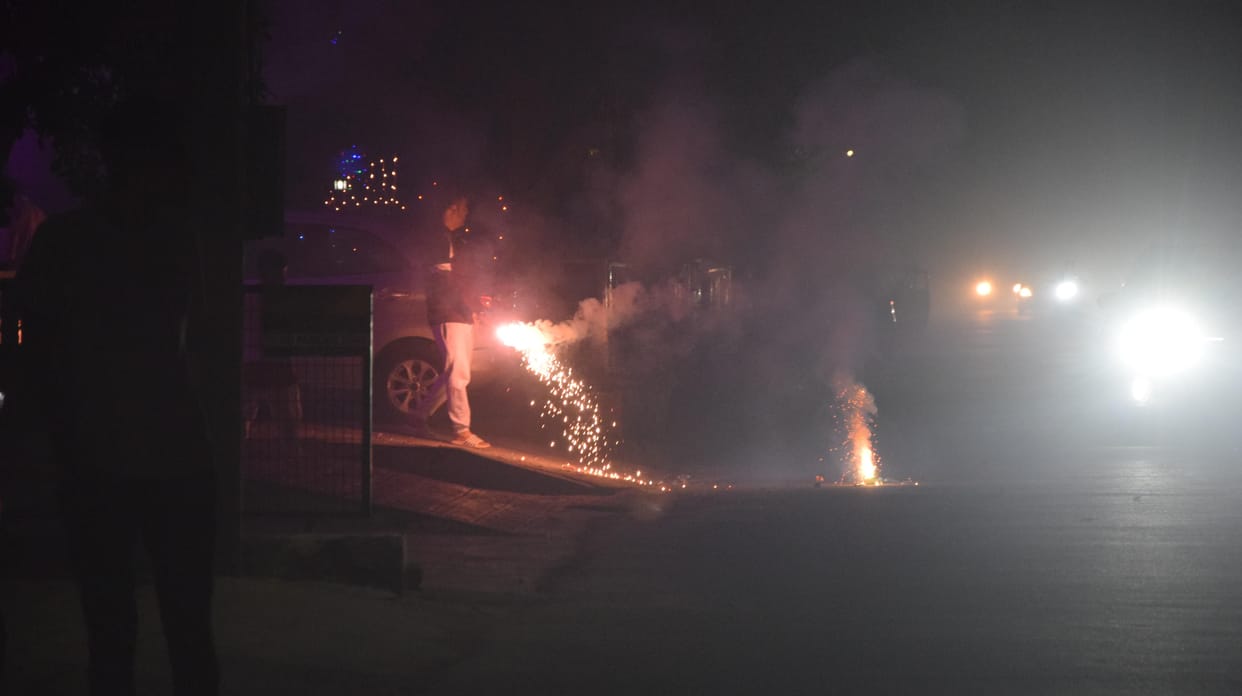 Child scorched due to cracker burst in pocket, blood in eyes of two