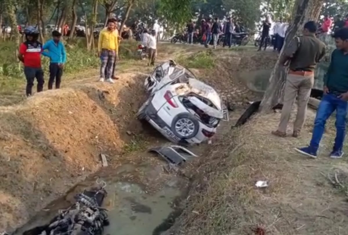 man killed and four people injured due to uncontrolled car overturning in canal in Sant Kabirnagar