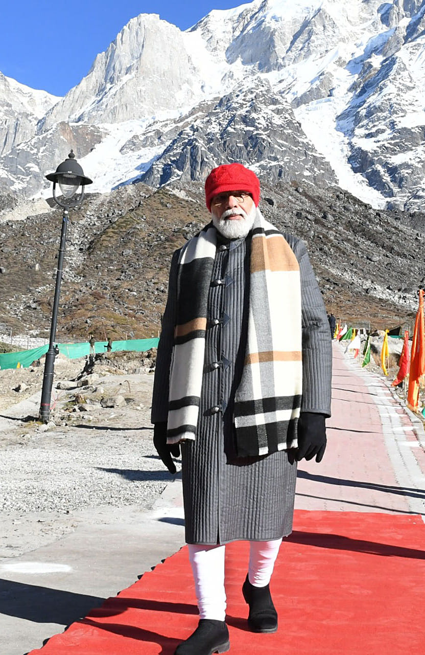 pm modi kedarnath visit: pm narendra modi seen in pahadi cap and p cap, see photos