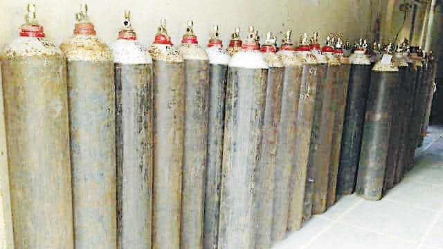 Oxygen plant did not start supply in wards, work going on with cylinders