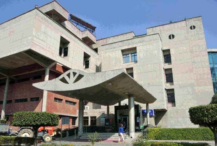 60 people reached hospital injured by firecrackers in Chandigarh