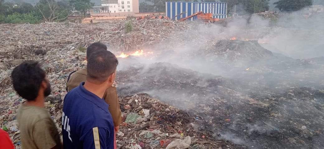 Fire broke out in a pile of garbage, found under control