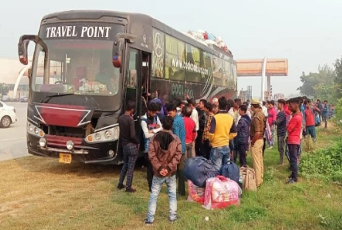Yamuna Expressway: 230 passengers were loaded in a 60-capacity bus, accident averted