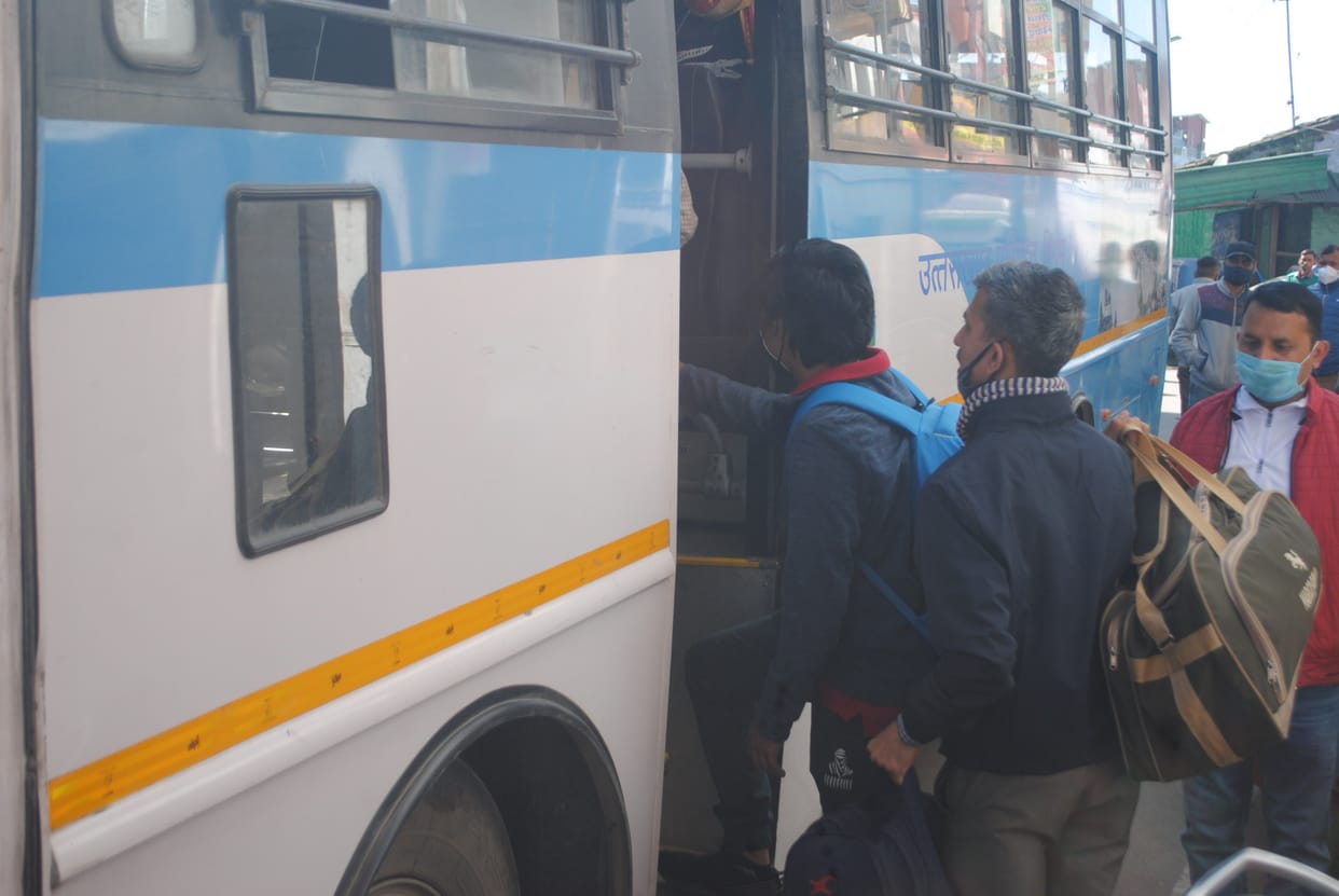 Heavy Rush in Buses