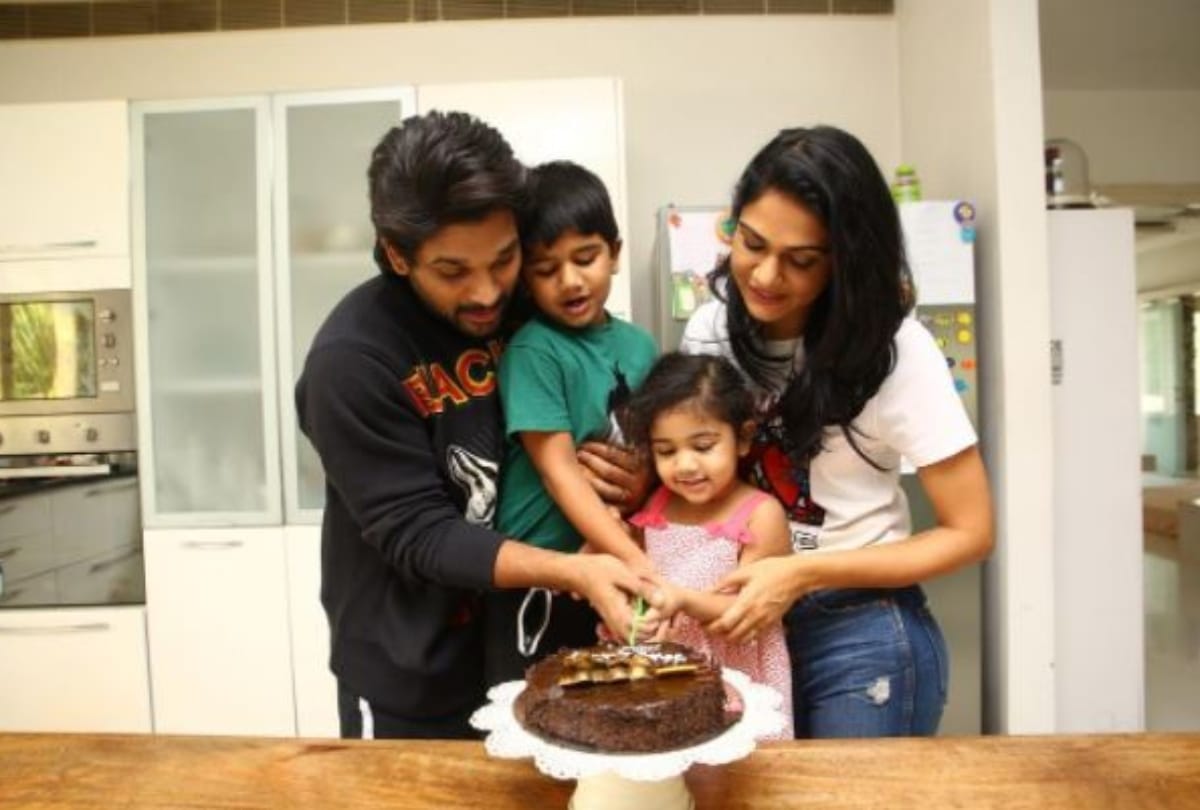 Allu Arjun lives in a luxurious house worth 100 crores see inside pictures