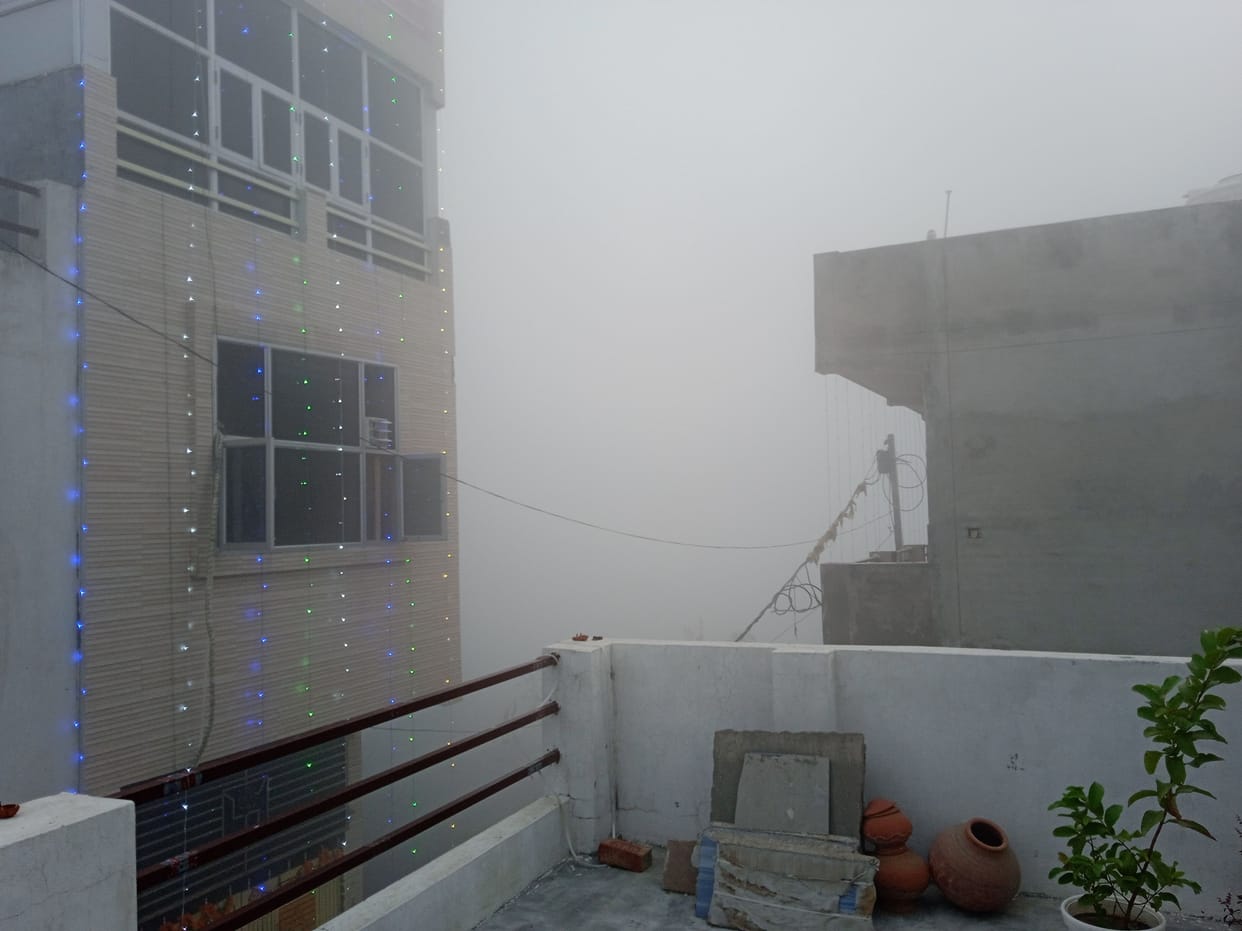 Shadow smog in the city after Diwali, AQI reaches 388