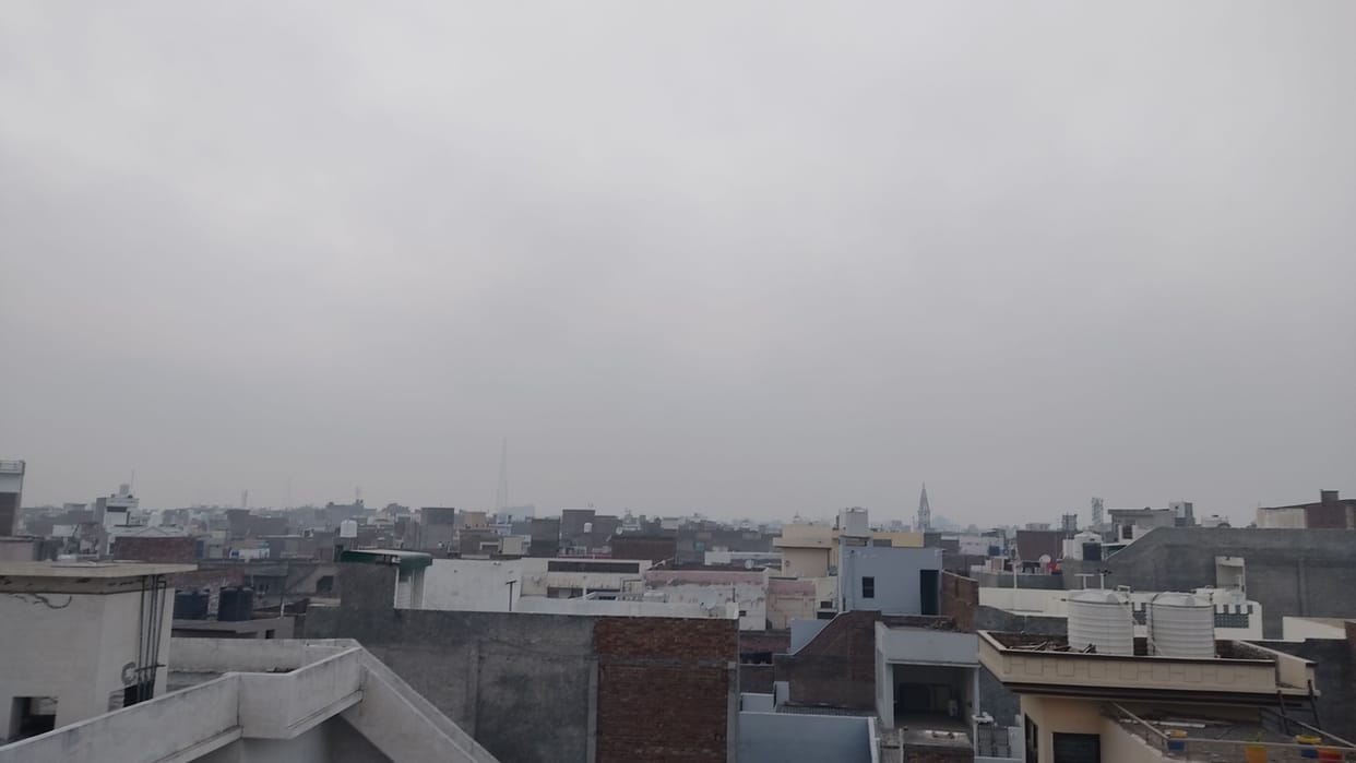 Strong sunshine changed the weather, but AQI crossed 350