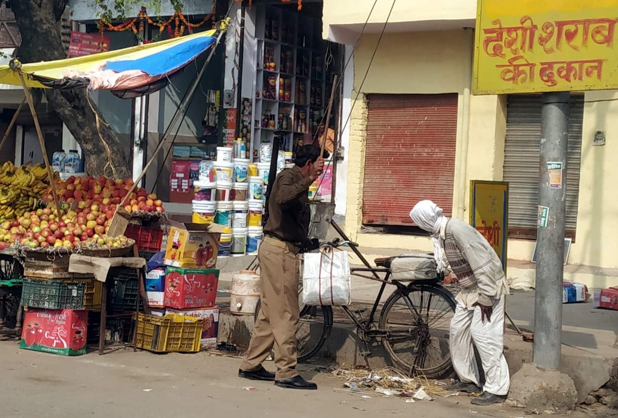 The mood of the elderly deteriorated due to the reprimanding of the sticks of the home guard