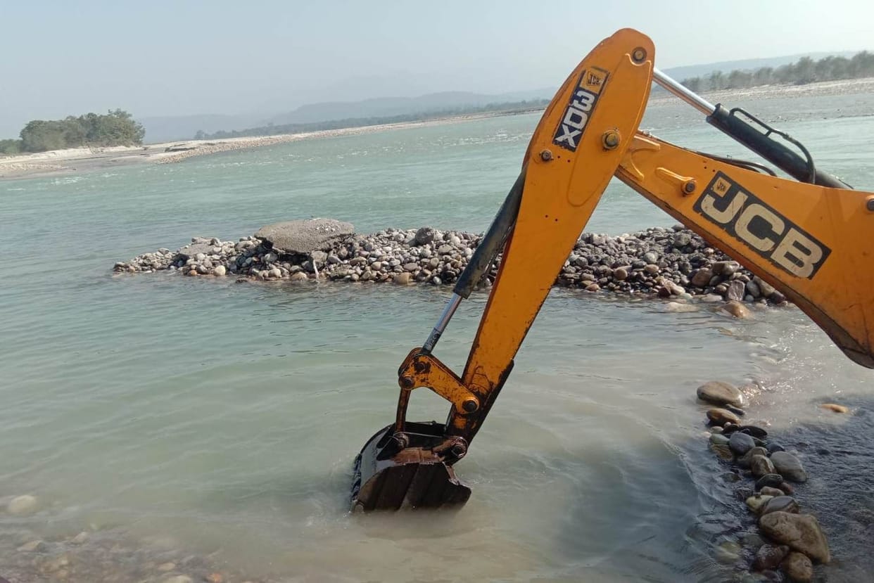 Stumbling stones made in the Ganges in the Saptarishi area