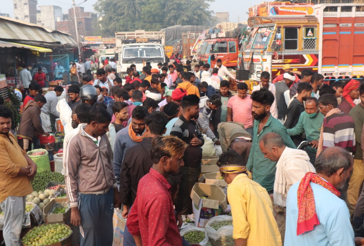 Chhath Puja 2021 gathering of buyers at shops started making markets look brighter For Chhath Puja