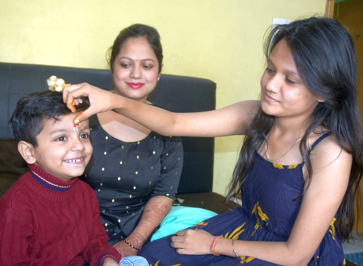 Sisters seek long life by vaccinating brothers