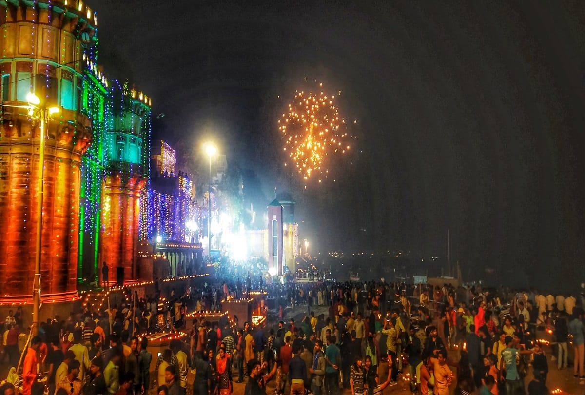 Dev Deepawali 2022 varanasi aura of 21 lakh lamps in Kashi Tourism Minister Jaiveer Singh chief guest