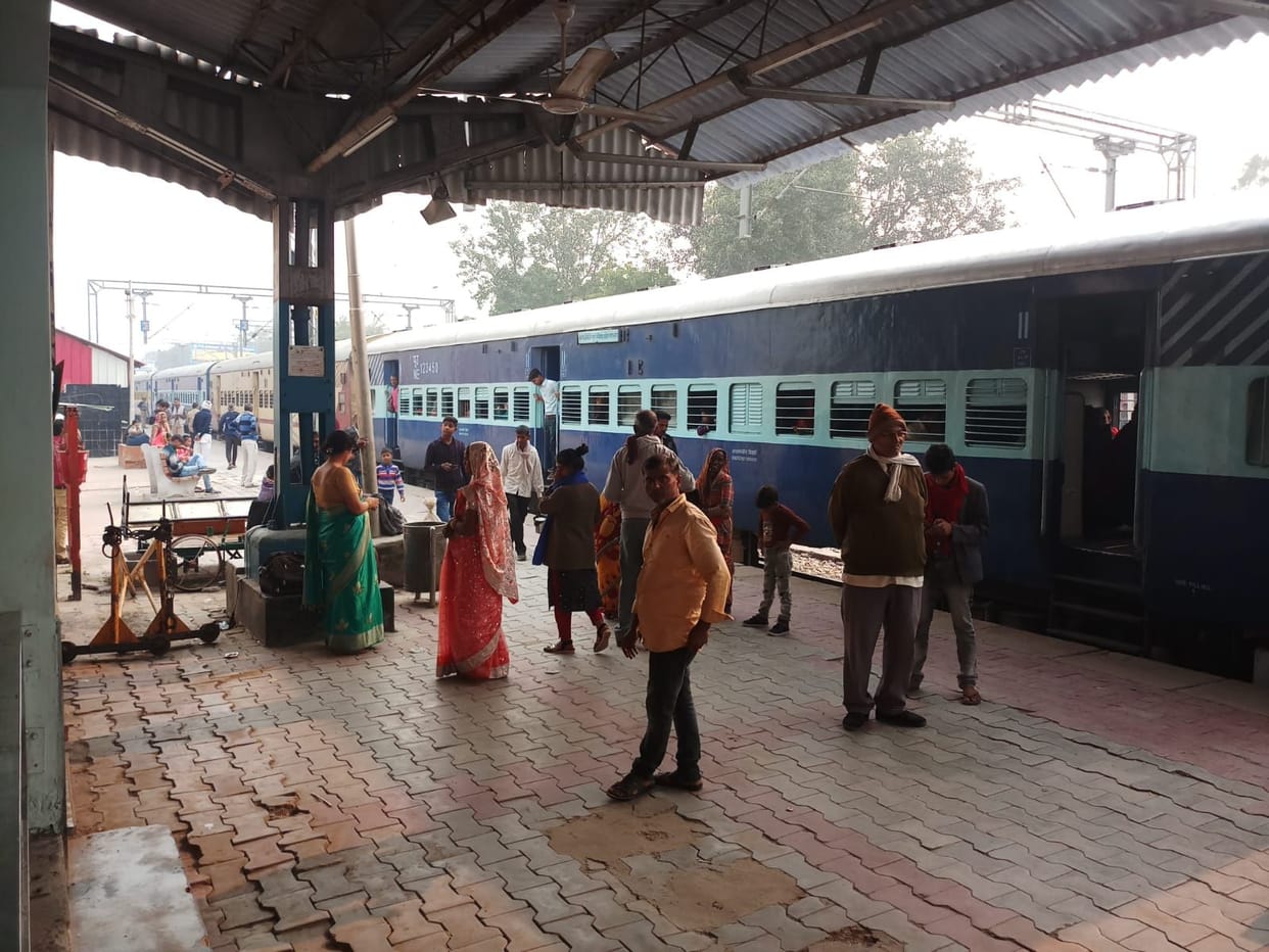 Mathura: OHE failed on Kasganj-Mathura track due to monkey sticking