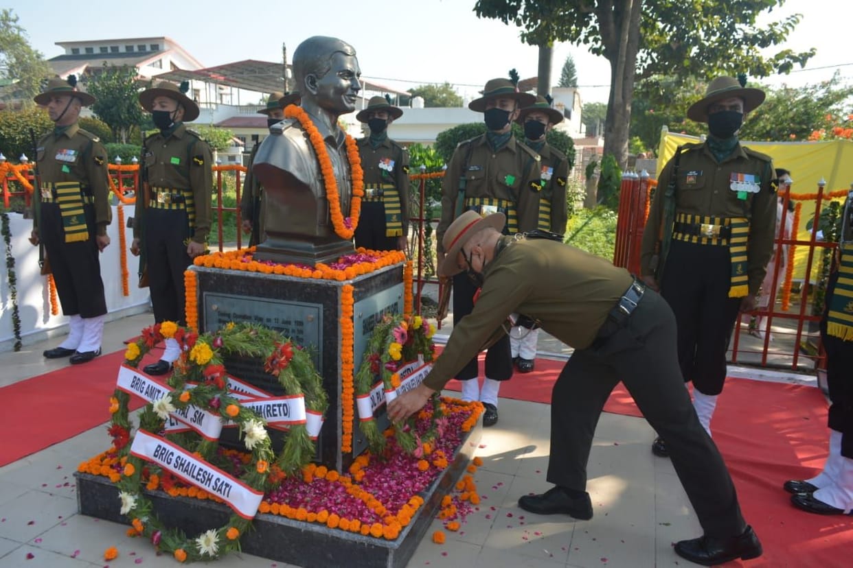 Statue of Kargil Hero Major Vivek Gupta installed with military honors