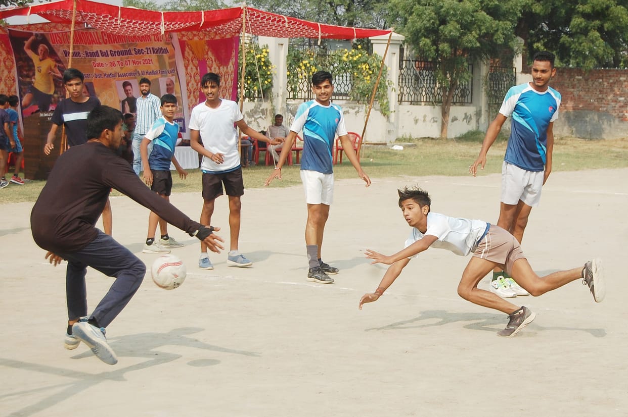 Mandeep among boys and Komal among girls is the best player