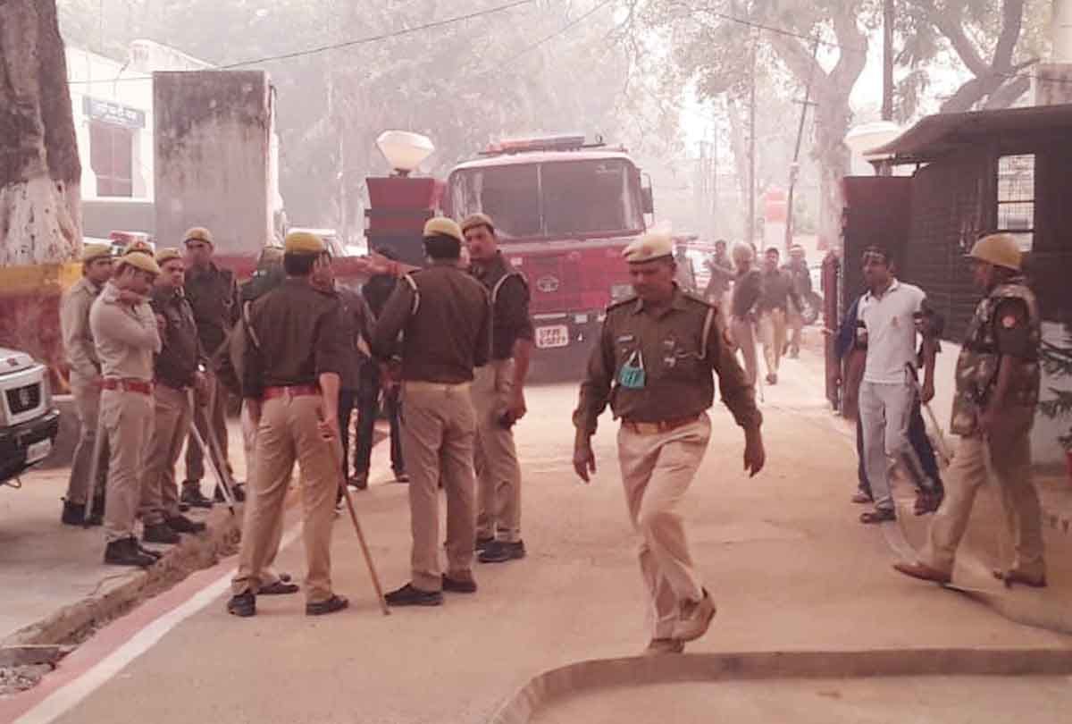Farrukhabad: Prisoners pelted stones and set fire to district jail
