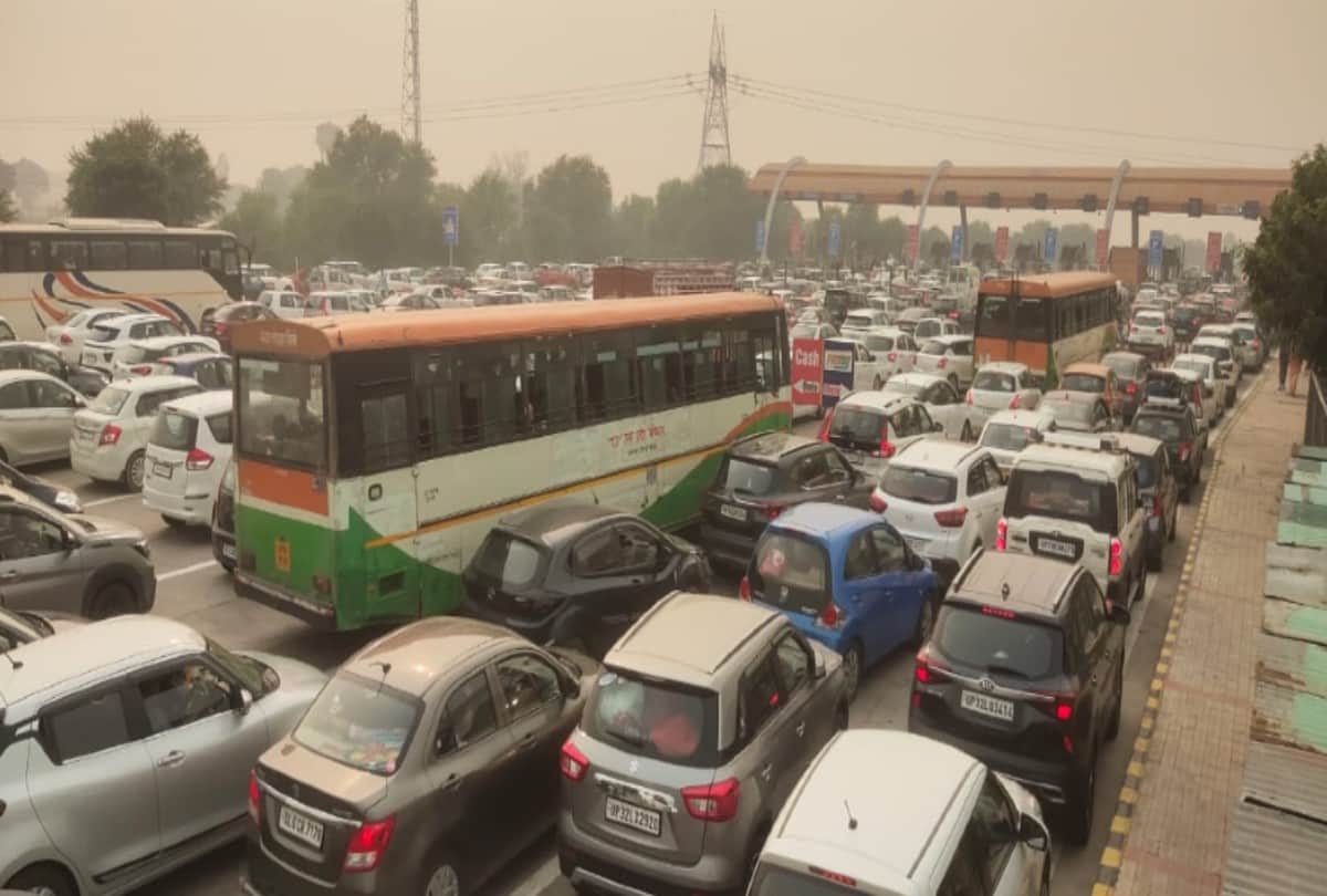 Huge Traffic Jam On Yamuna Expressway After Diwali Festival