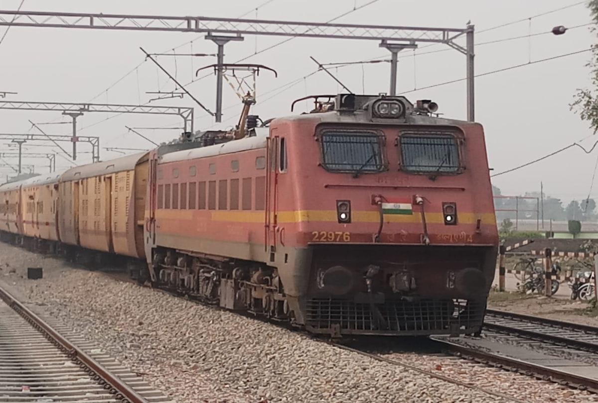 Now travel in unreserved coach will be done without reserved ticket Passengers will get this facility in 31 rail services of Northern Railway
